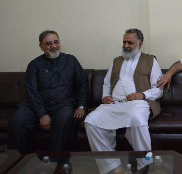 ڈائریکٹر جنرل خانہ فرھنگ ایران پشاور کی پشاور یونیورسٹی کے اسلامی اور مشرقی مطالعہ کے فیکلٹی ڈین سے 