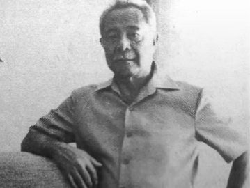 Letjen TNI (Purn.) Ibrahim Adjie, mantan Panglima Kodam Siliwangi. (Majalah Editor).