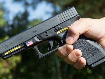 Pistol Glock 17 digunakan oleh Public Security LLC. (Wikimedia Commons).
