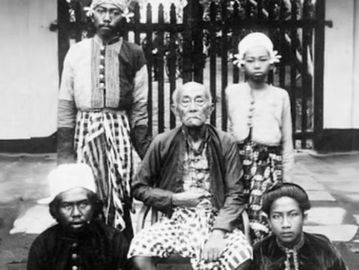 Di masa pemerintahannya, Raja terakhir Mataram Lombok Anak Agung Anglurah Gede Ngurah Karangasem menghadapi Belanda dan petualangan Said Abdullah. (Tropenmuseum).