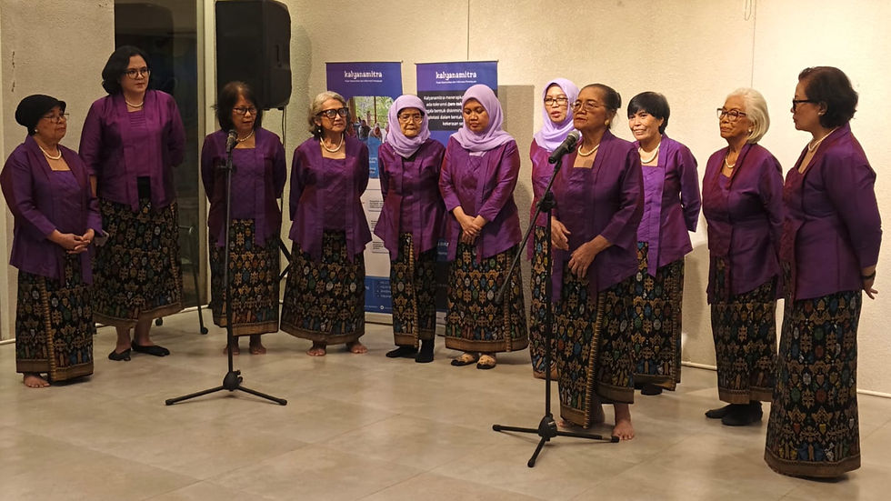 Paduan suara Dialita, sebagian di antara personelnya merupakan eks tahanan politik 1965. (Martin Sitompul/Historia.ID).