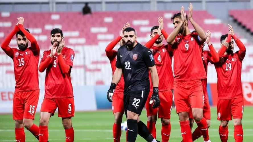 Seperti negara-negara Asia lainnya, Bahrain mengenal sepakbola dari penjajah Inggris. Sudah dua kali timnasnya memberi pil pahit buat Indonesia.