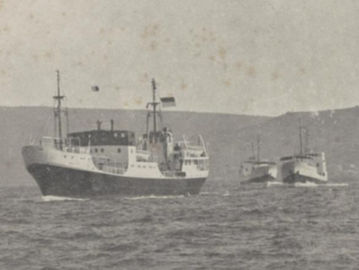 Kapal Naiko, Ilosangi, dan Indari milik Pelni berangkat dalam konvoi dari Pelabuhan Trieste di timur laut Italia pada 7 Oktober 1953 dan tiba di Tanjung Priok pada 18 November 1953, setelah membongkar muatan garam di pelabuhan-pelabuhan di Malaka. (Onze Vloot, 1 Juni 1954).