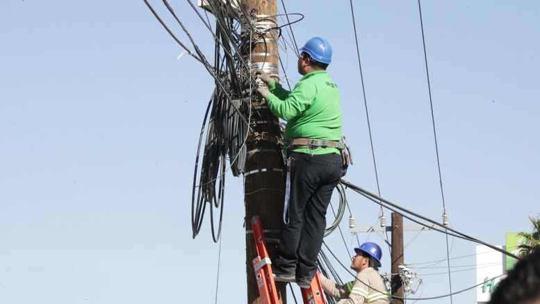 Avanza retiro de cableado en desuso sobre la avenida Tecnológico