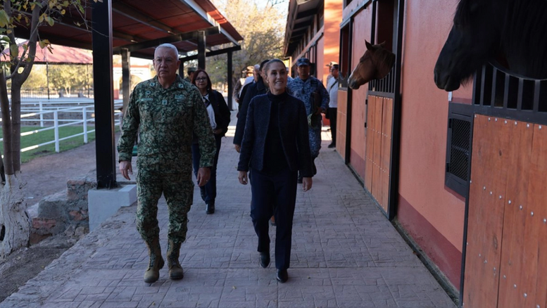 Sheinbaum visita el Campo Militar y la Base Aérea en Santa Gertrudis, Chihuahua