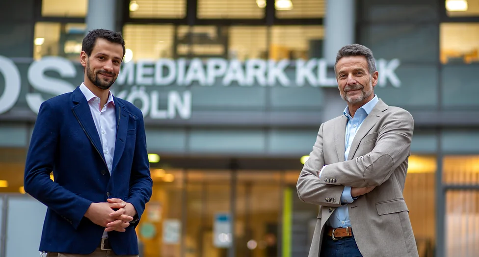 Dres Simons voor hernia kliniek in Keulen