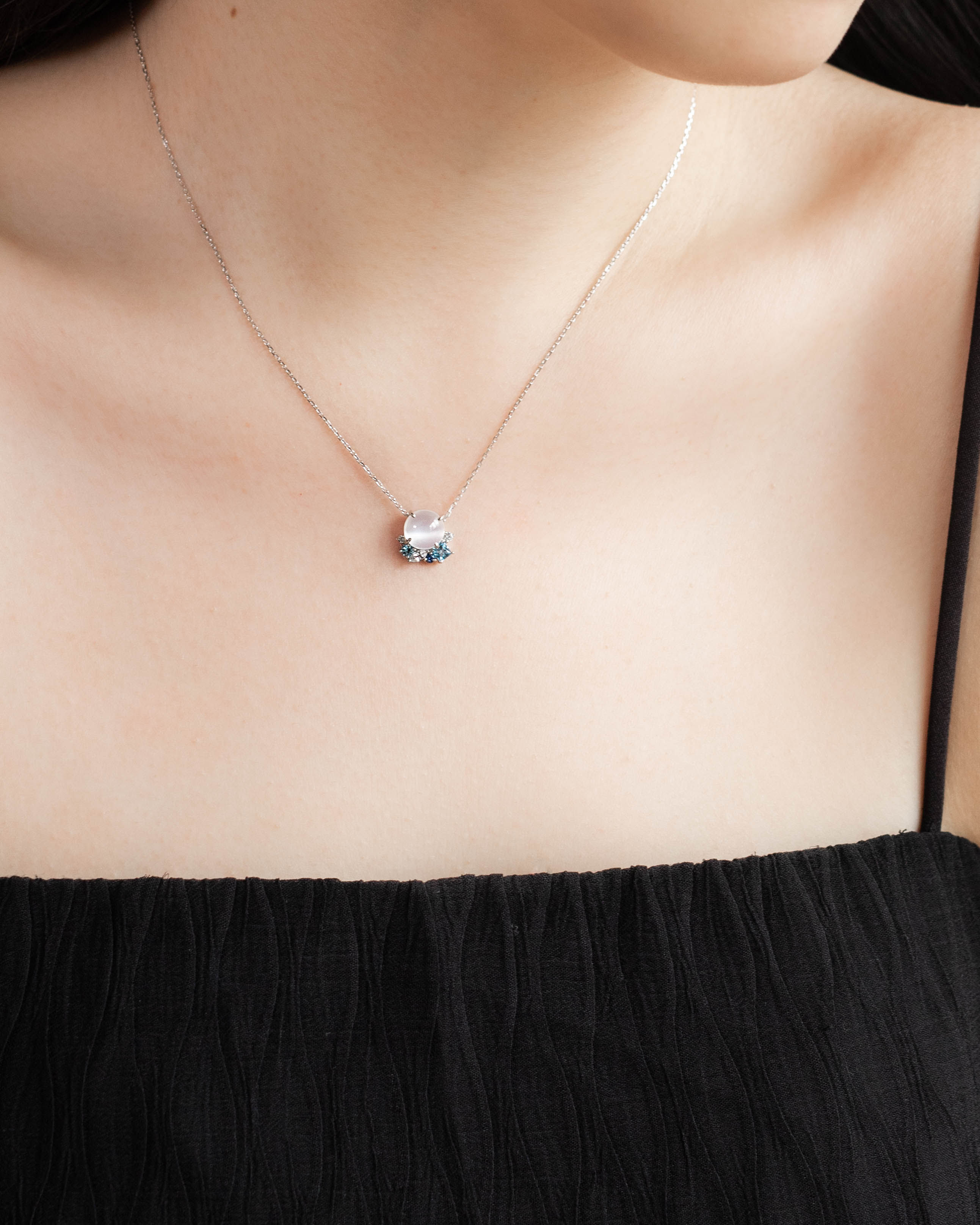 Kino Moonstone Necklace
