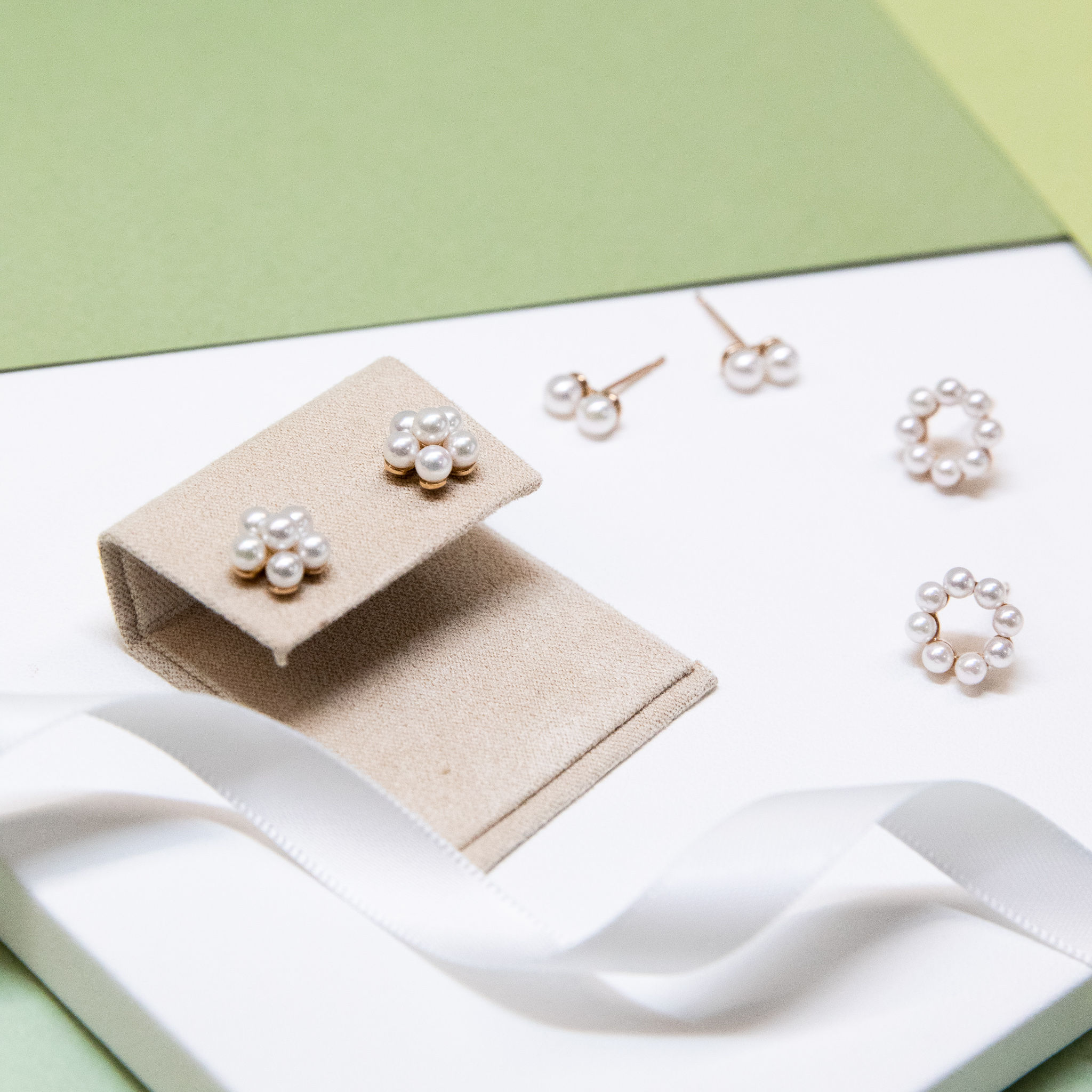 Petit Omiyage Pearl Ear Studs