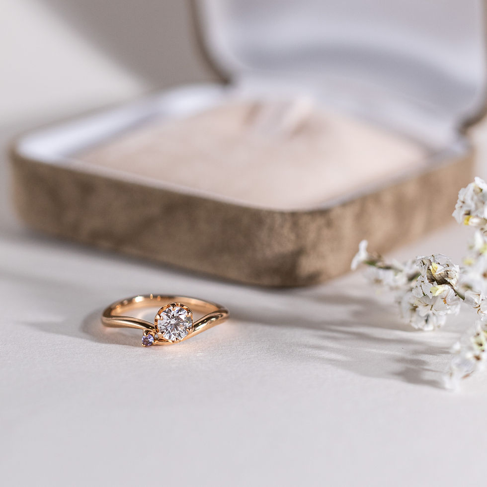 Thumbnail: Artisan Curva Diamond Ring