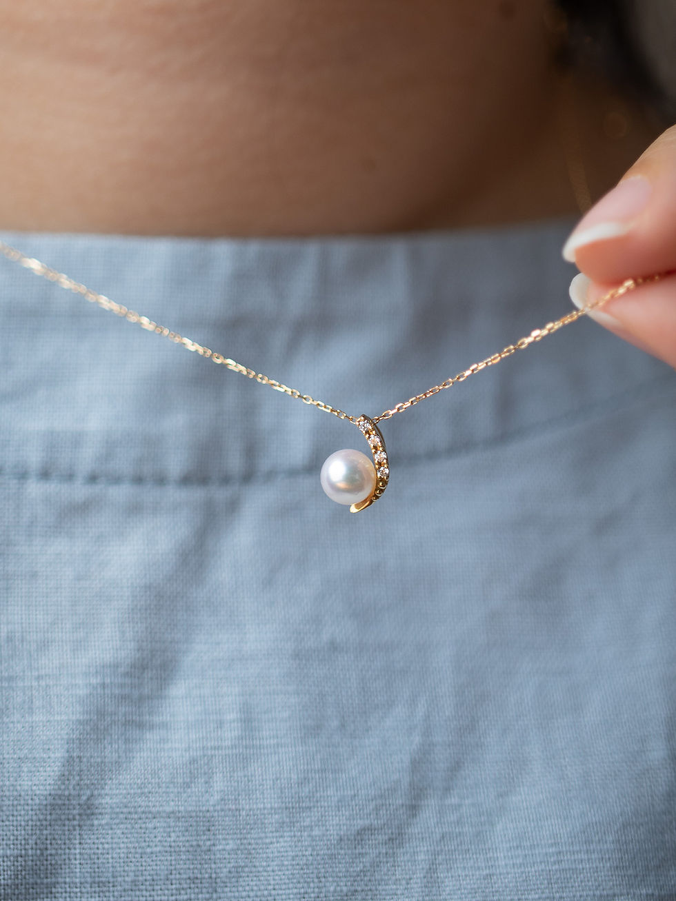 Luna Necklace with Akoya Pearl