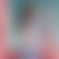 Revolta em Paris: Locais de "Emily em Paris" são Alvos de Pichações e Protestos