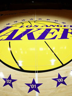 Lakers têm novo dono | Franquia é vendida por valor recorde na NBA
