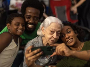 Vitória | Filme Com Fernanda Montenegro Lidera Bilheterias no Brasil