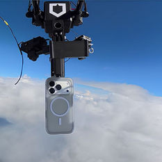 iPhone 17 Pro sobrevive a queda de 30 km da estratosfera e entra para o Guinness