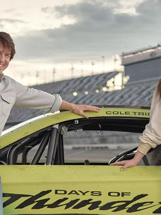 Tom Cruise e Anne Hathaway vão acelerar juntos em Dias de Trovão 2
