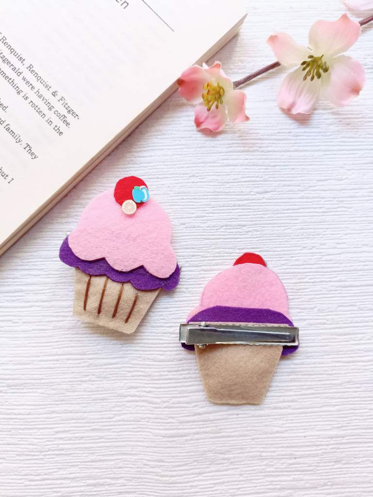 Thumbnail: Cupcakes- Aligator clips