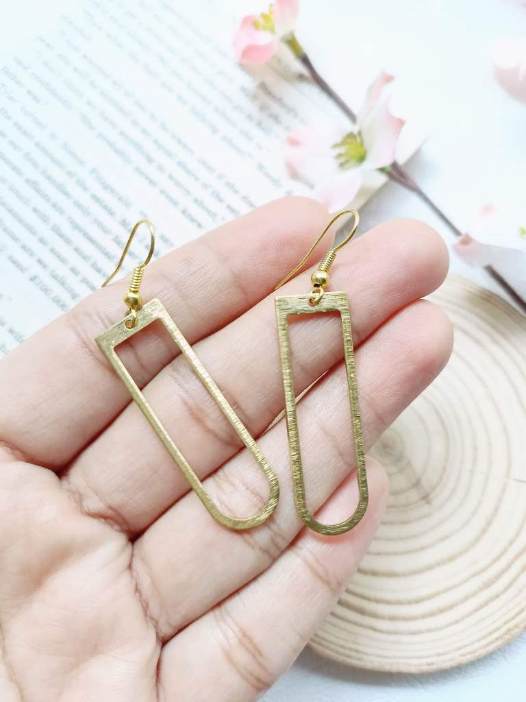 Thumbnail: Pendulum  - Brass Dangler