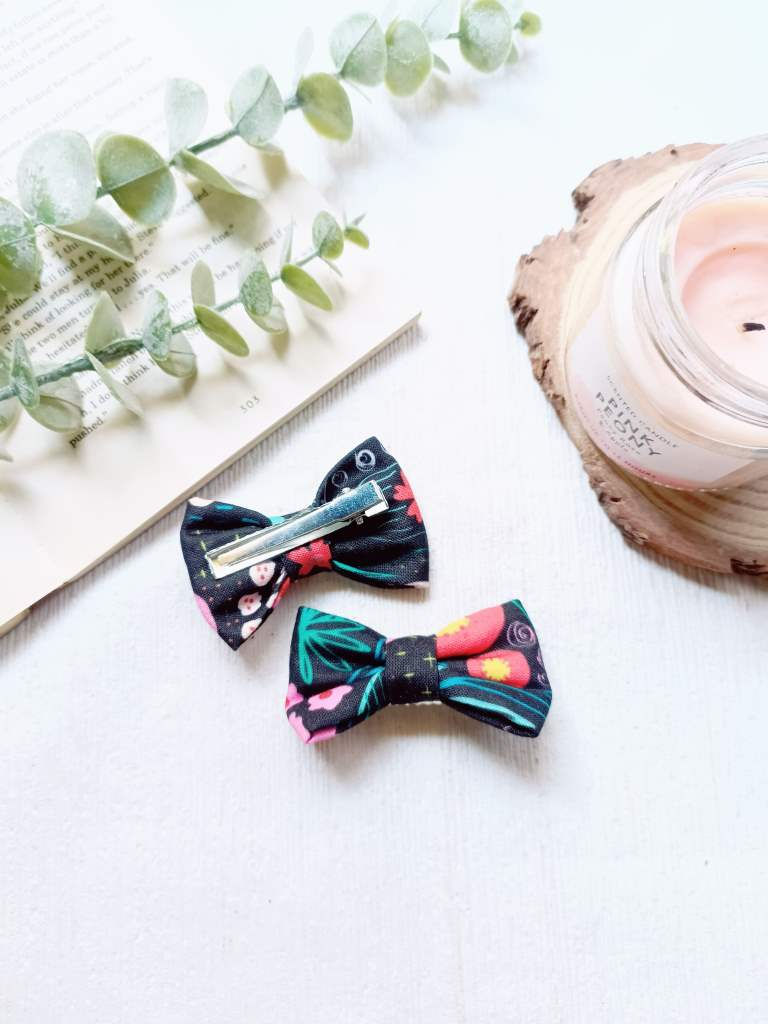 Thumbnail: Floral Black -Petite Bow