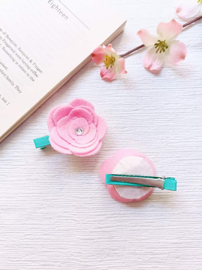 Thumbnail: Pink Flower- Aligator clips