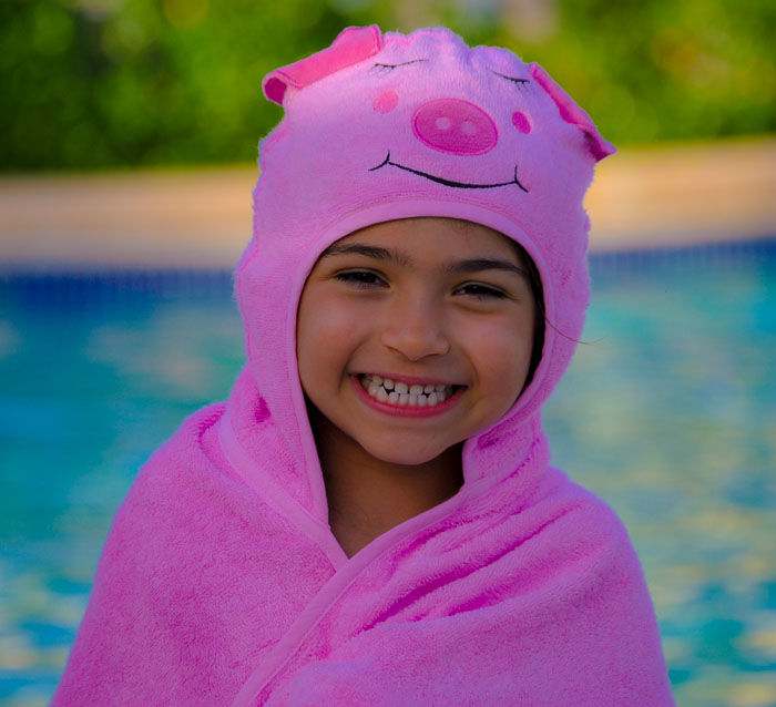 Thumbnail: Bamboo Rayon Piggy Hooded Turkish Towel: Little Kid