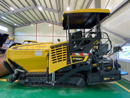 Site tour to brand new construction machines