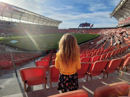 Does anyone smell burnt toast?