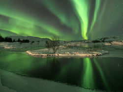 aurora-iceland_35199_990x742