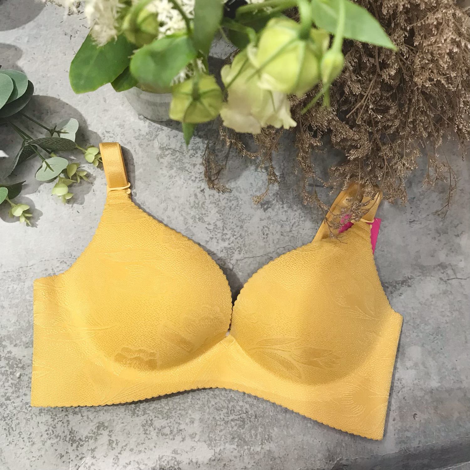32-36B CUP 3D無痕T-shirt Push Up Bra
