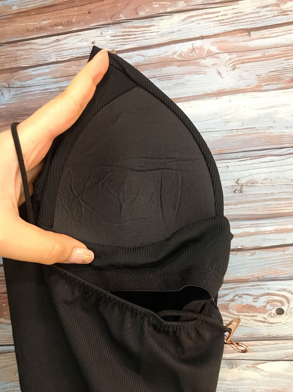 縮圖：V領羅紋三角固定杯露半背修身幼吊帶TOP