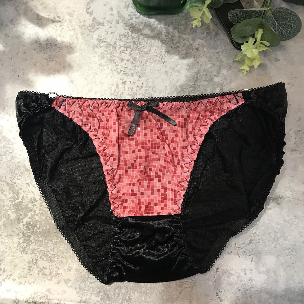 低腰黑拼前幅細細格仔內褲 low rise Panties/Hipsters