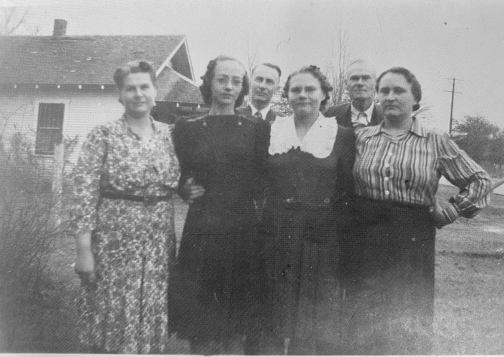 Ona, Ruby Arlie, Orpha, LW and Belle Fin