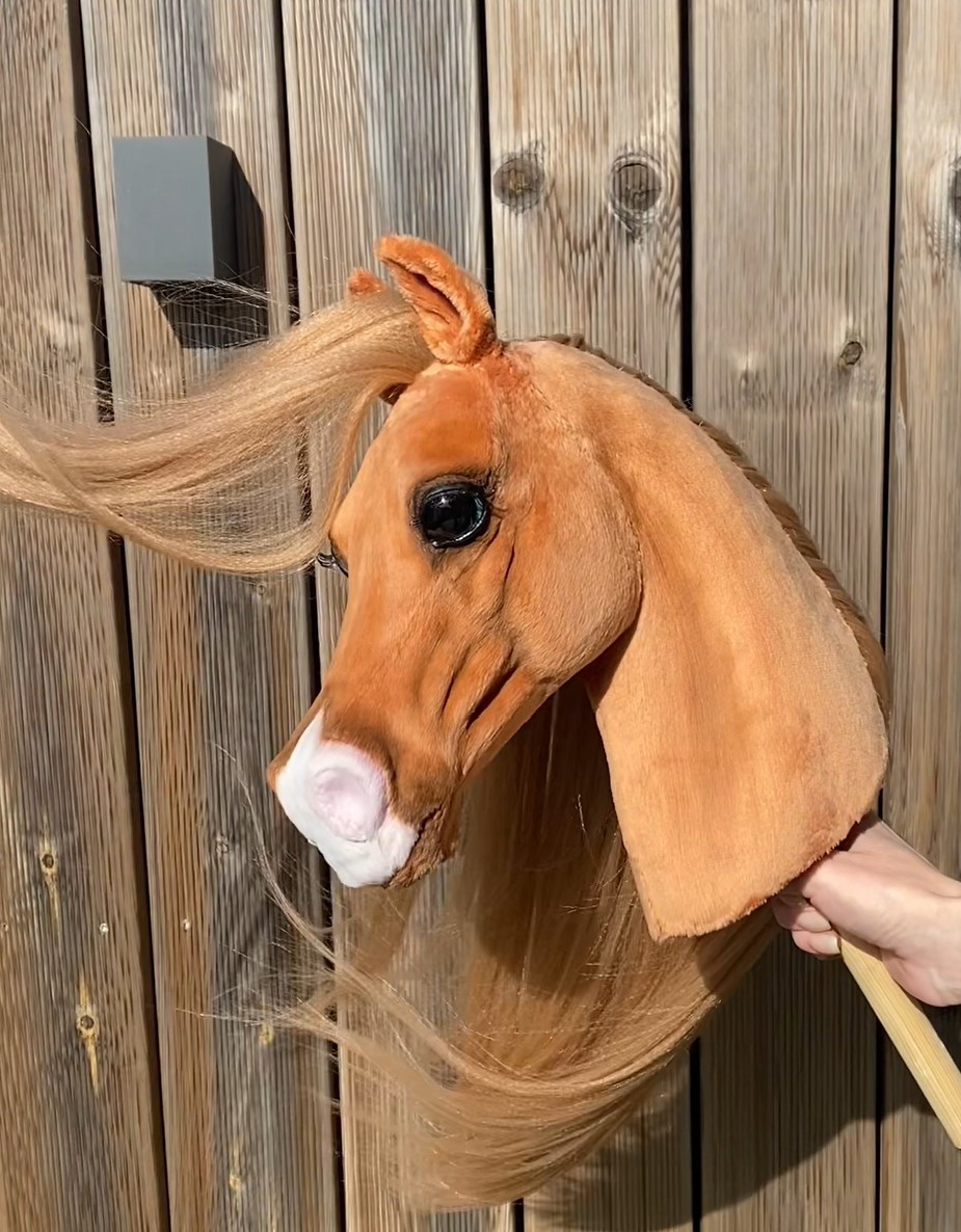 Hobby Horse Moody Mare Chestnut