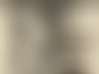 Imagem em tons de cinza de Nossa Senhora, com uma mensagem escrita em português: "Convido-os a rezarem e fazerem penitência pelos doentes. Sou sua Mãe". A mensagem indica que foi deixada ao irmão Eduardo Ferreira em São José dos Pinhais, Paraná, no dia 30 de maio de 2025.