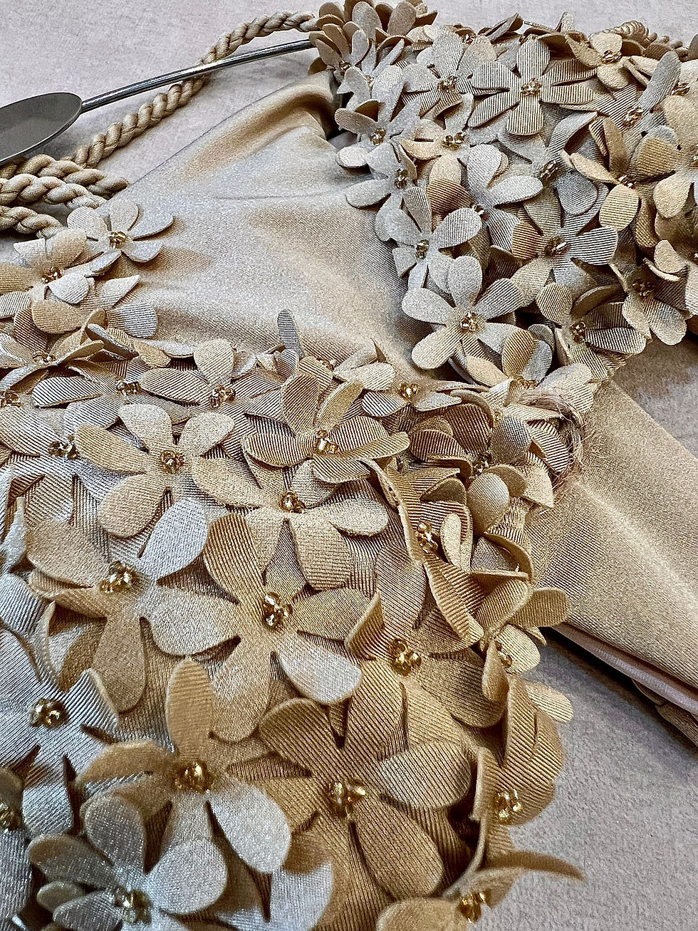 Thumbnail: upclose the flower details