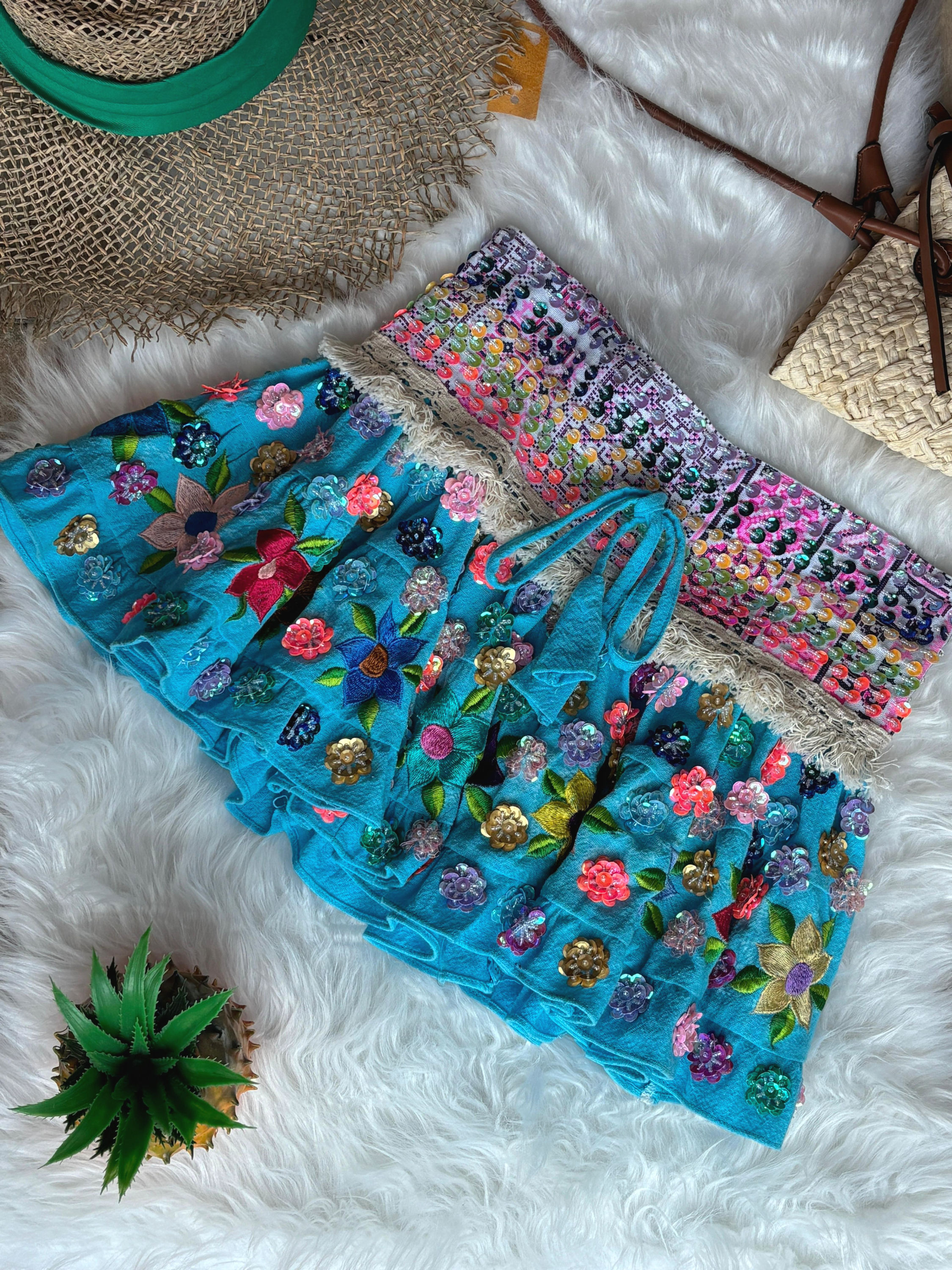 Short colorful sequins skirt