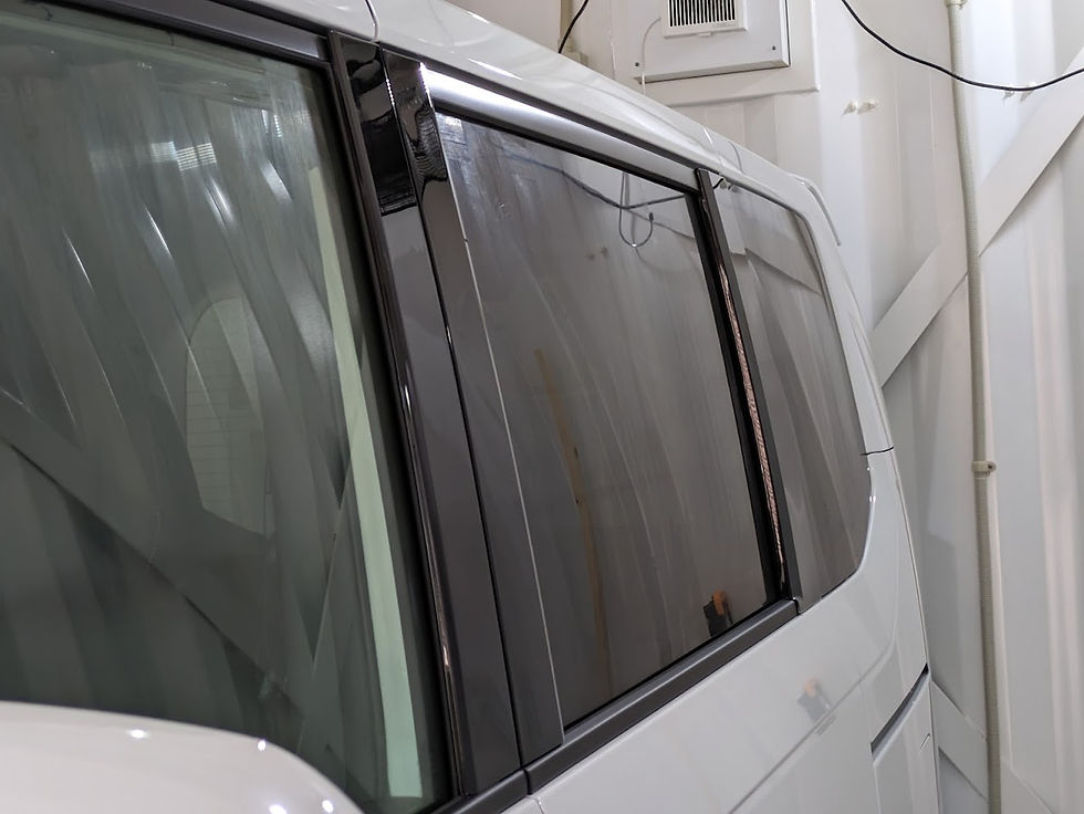 新型車 ステップワゴン 窓ガラス撥水加工。