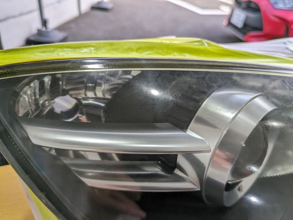 マツダ RX-8のヘッドライトリペア作業と殻割りにて外側・内側のヘッドライトクリーニング施工車事例/神奈川県茅ヶ崎市S様|神奈川県横浜市の車のコーティング専門店Mr.Polish