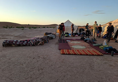 sahara-camp-abend-teppiche.jpg