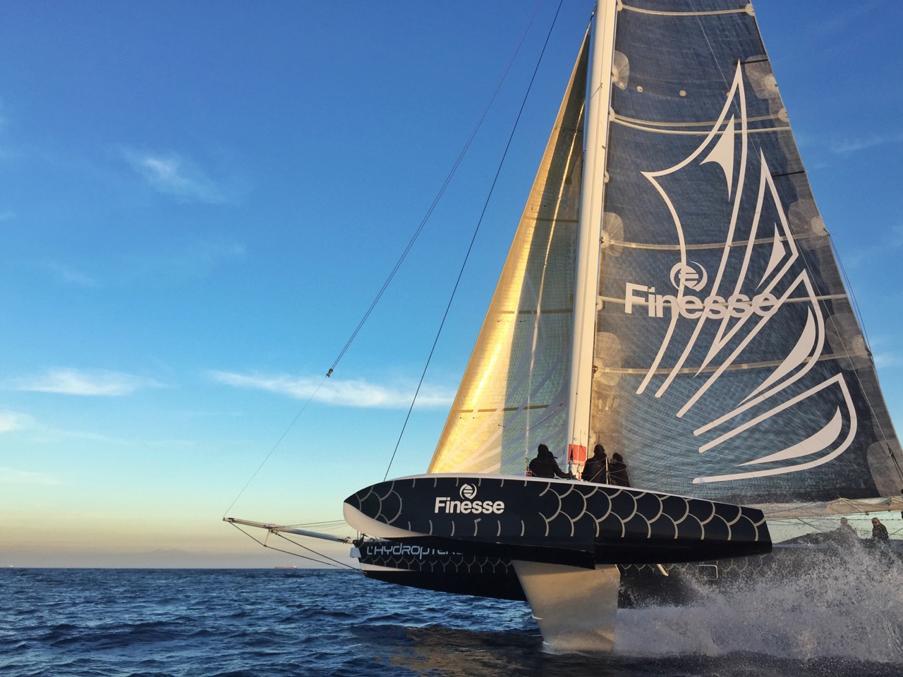 Самый быстрый парусник в мире Hydroptere