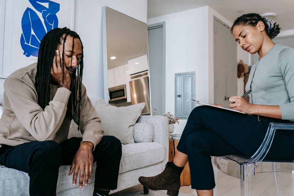 Relationship Problems Therapist: When to Seek Help & What to Expect