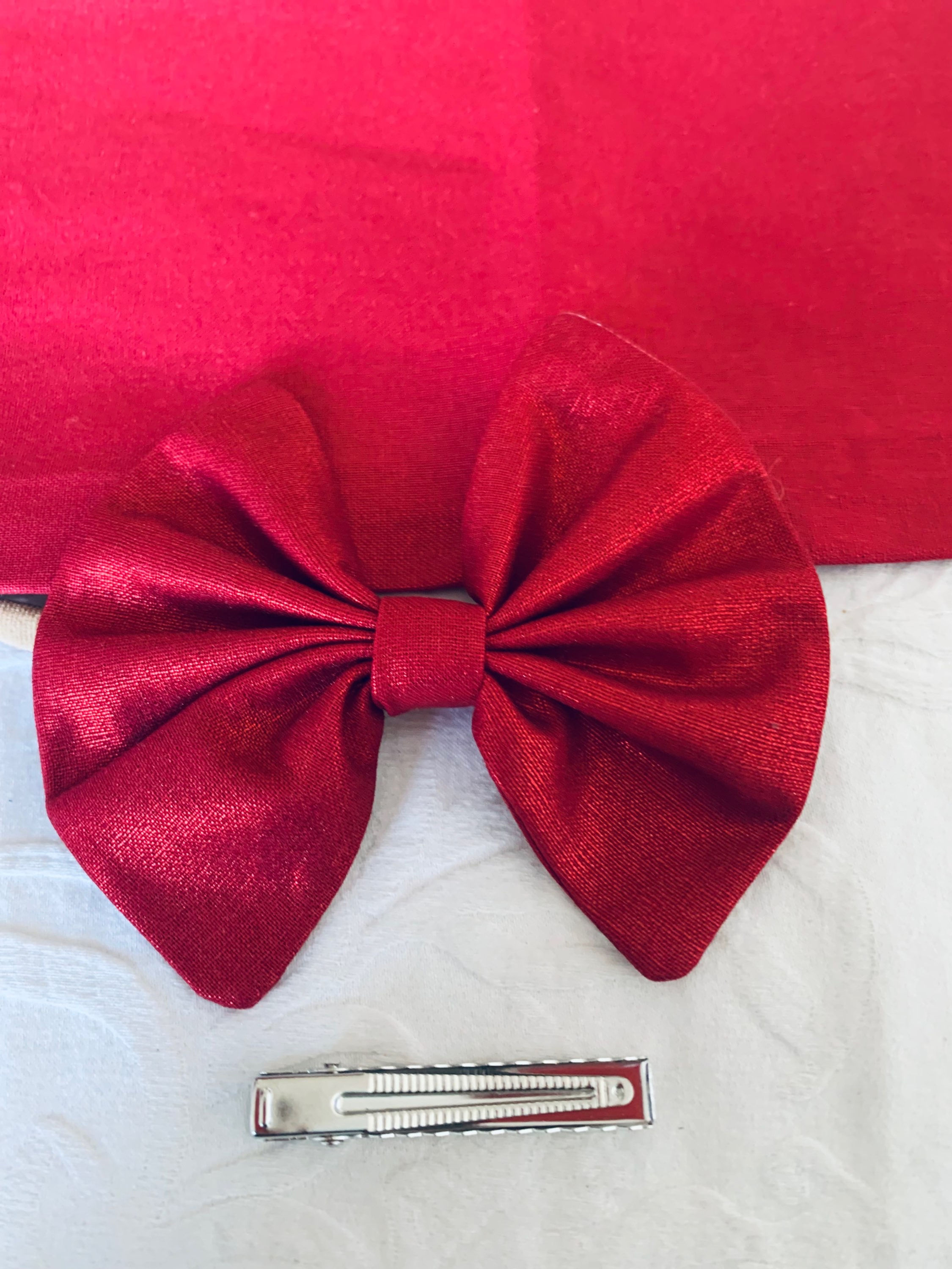 Re Shimmer Satin standard bow (3”) on alligator clip 