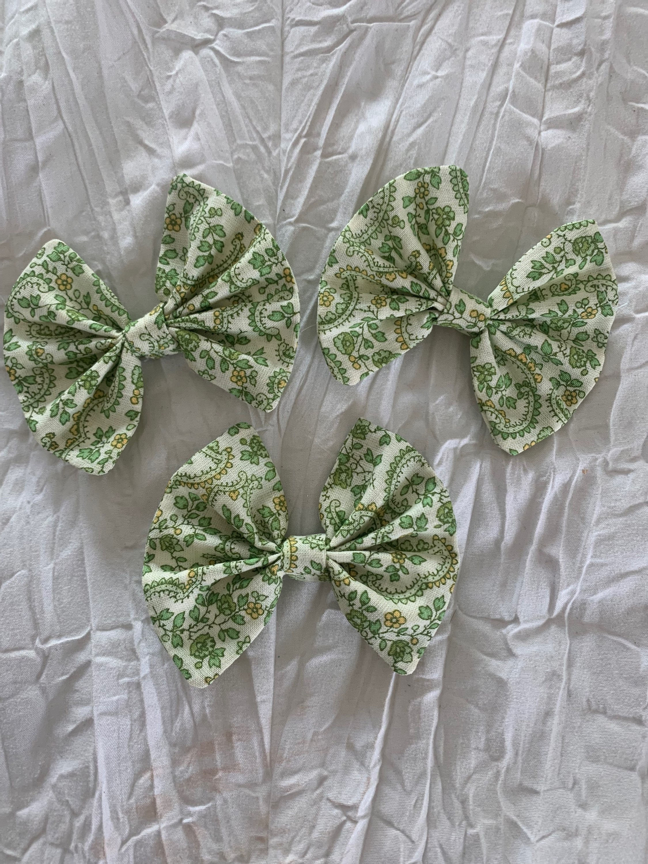 Dainty March Floral Standard (4”) Bow/Alligator Clip