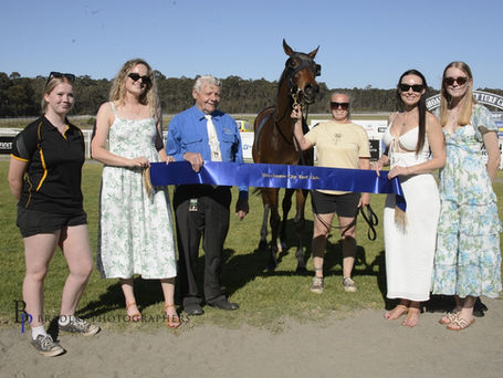 GREENTREE “BANGS” HOME FIRST WINNER OF SEASON