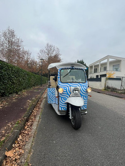  Lisbon is on Tour new tuk tuks
