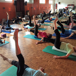 Yoga - Pilates (Morgenstunde)