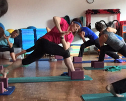 Yoga - Pilates (Morgenstunde)