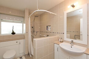 Breidden View - shower rooms  (2).jpg