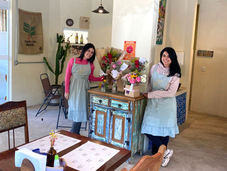 Palmier e as flores que respiram beleza e consciência