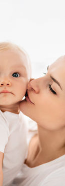 INT_ECN_EN_207167_Atopi_Control_Baby_mother_kissing_baby_cheek_PR_sRGB.jpg