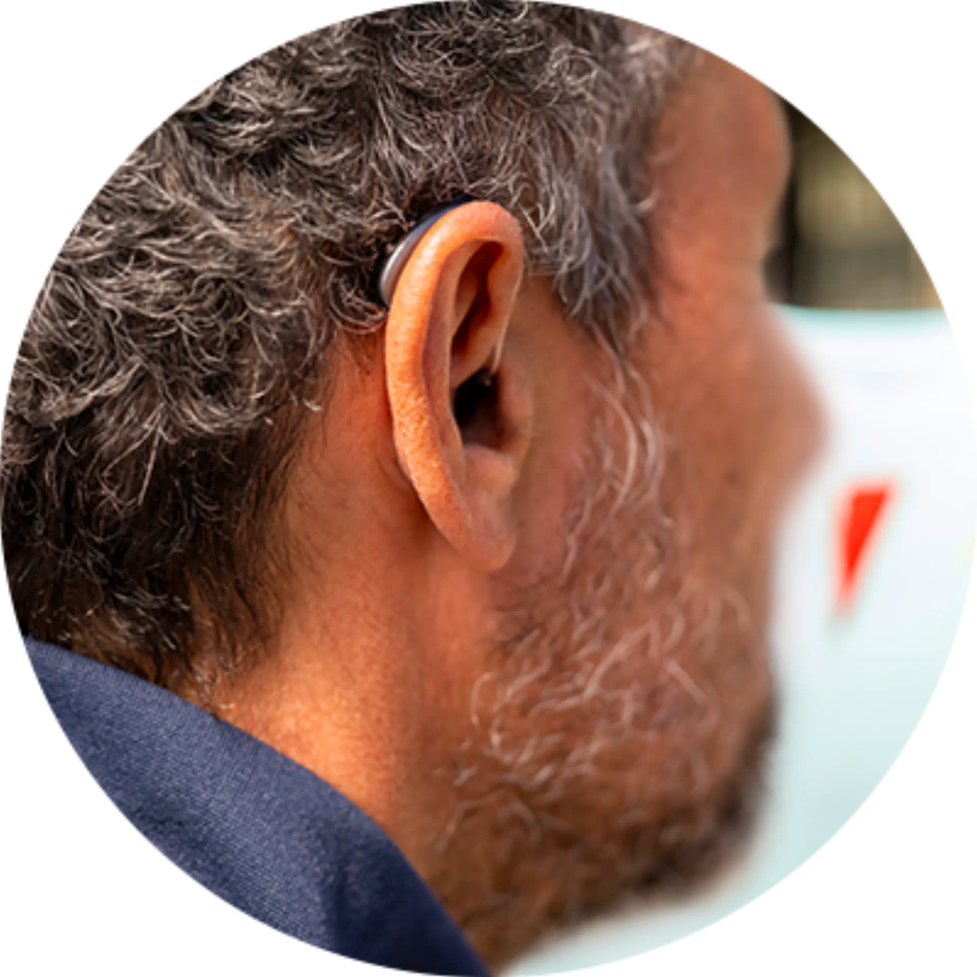 Signia-IX_Pure-ChGo_coach-head_side-view_circle_400x400.webp